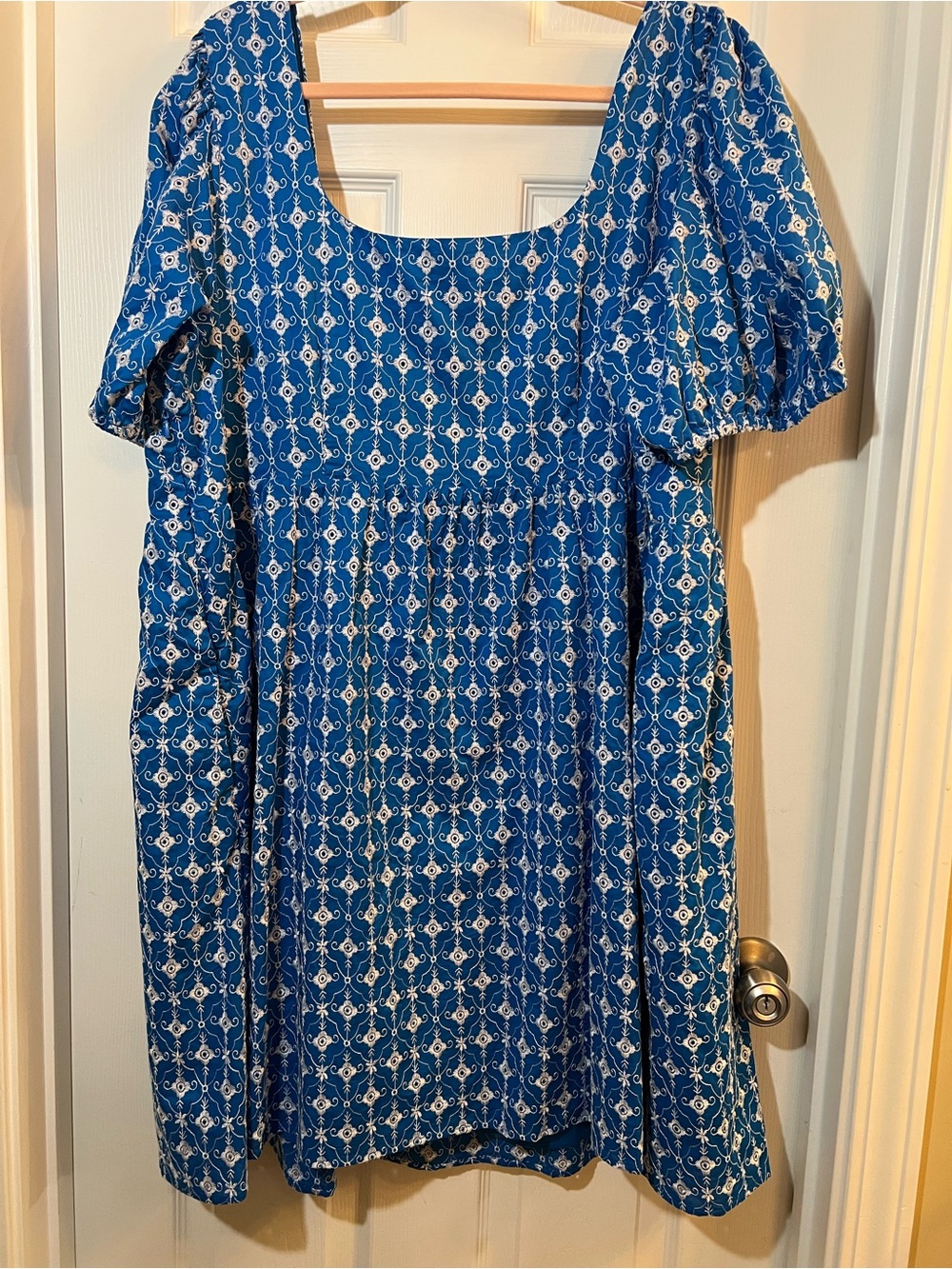 🦋 Blue embroidered Rhodes Dress with Puff Sleeves size 2x - Picture 4 of 6